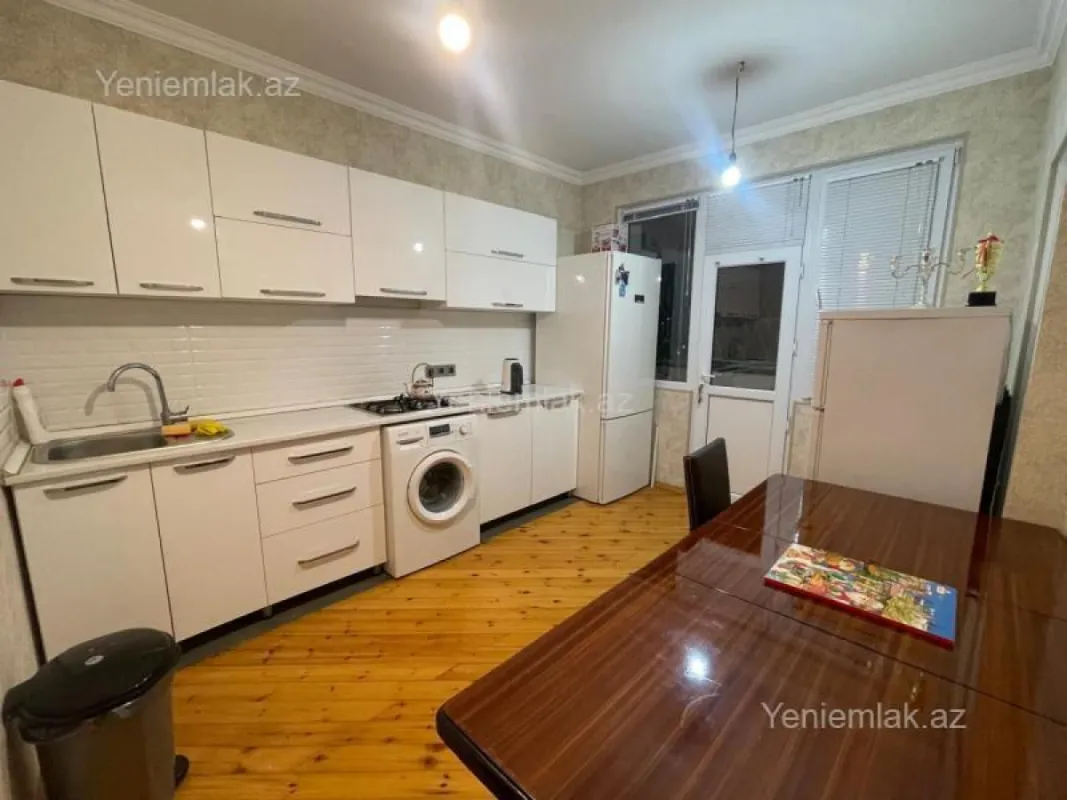 Satılır 2 otaqlı köhnə tikili 65 m²