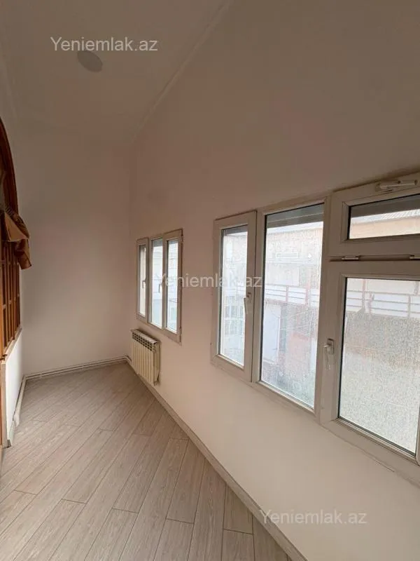 Satılır 3 otaqlı köhnə tikili 90 m²