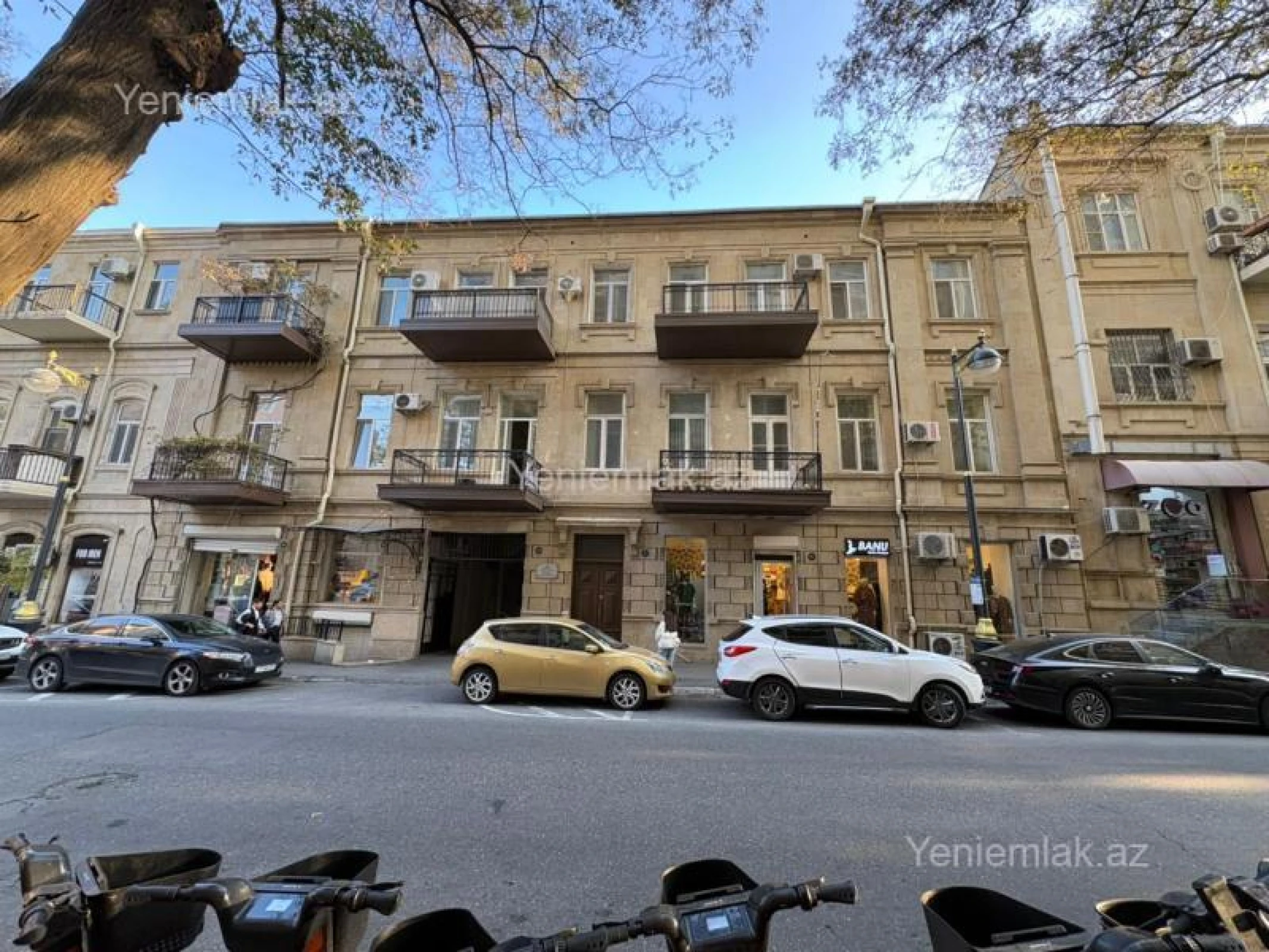 Satılır 3 otaqlı köhnə tikili 90 m²