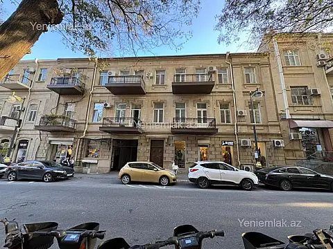 Satılır 3 otaqlı köhnə tikili 90 m²