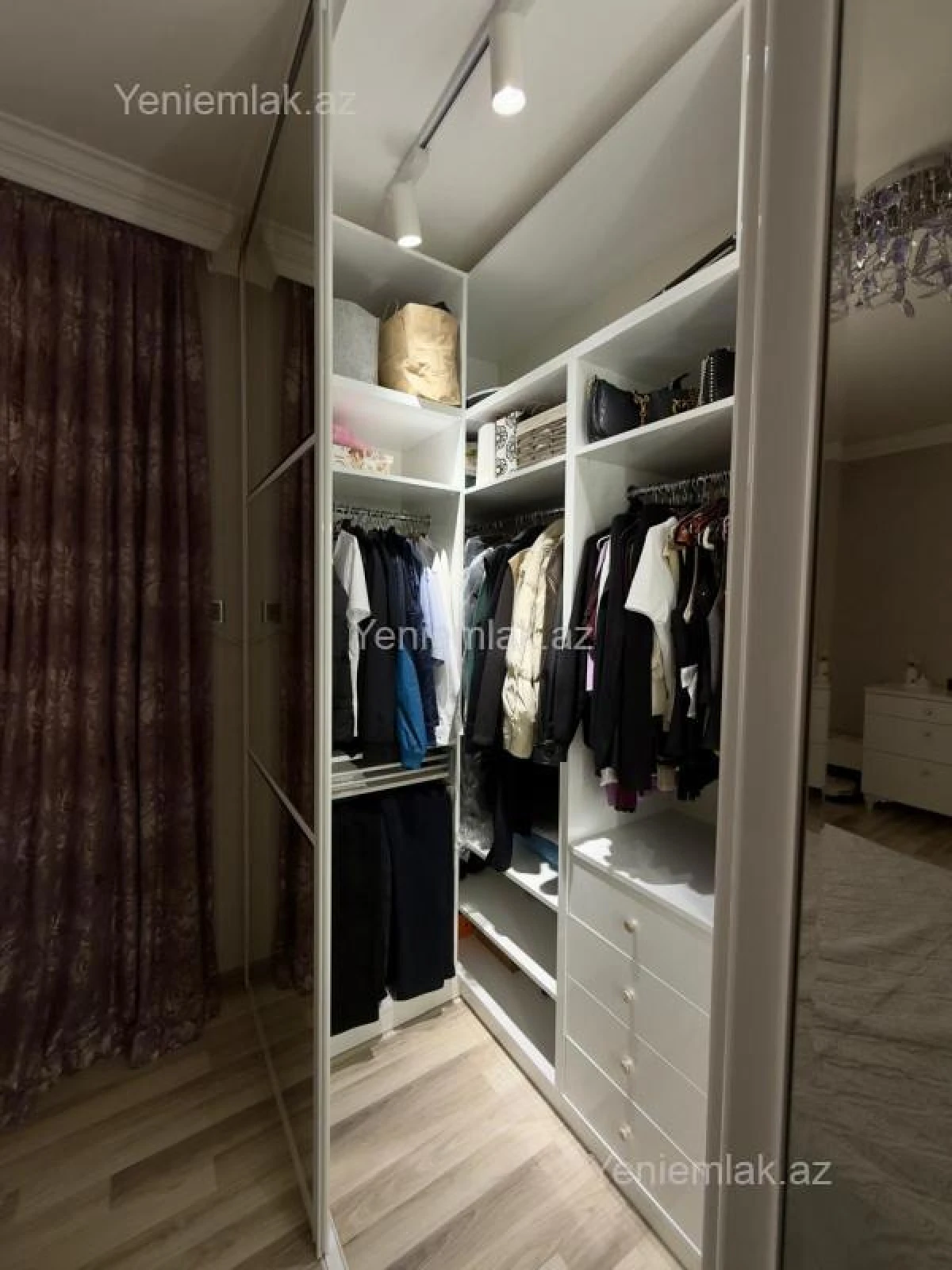 Satılır 3 otaqlı yeni tikili 110 m²