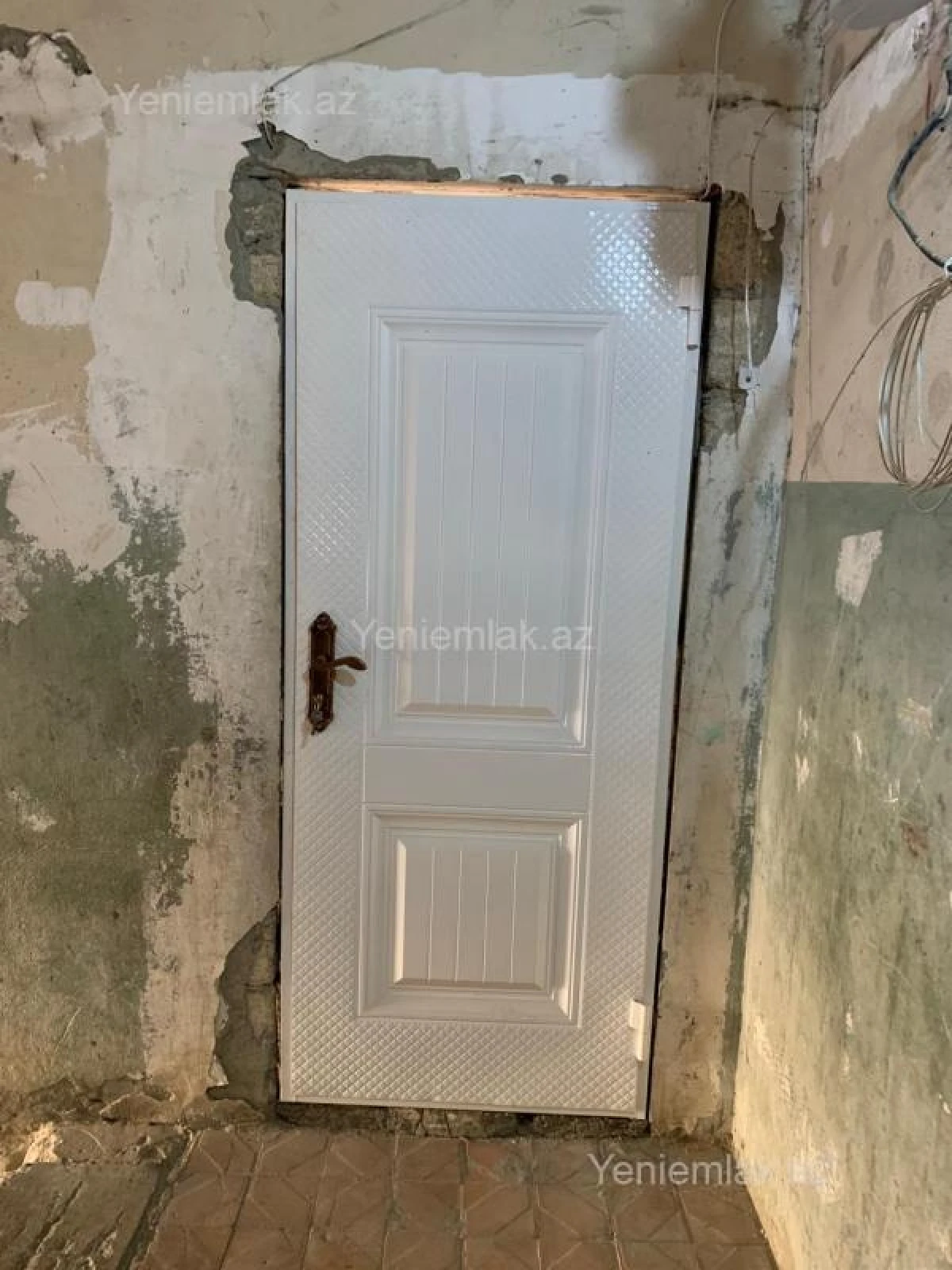 Satılır 2 otaqlı köhnə tikili 70 m²