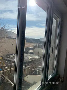 Satılır 2 otaqlı köhnə tikili 70 m²