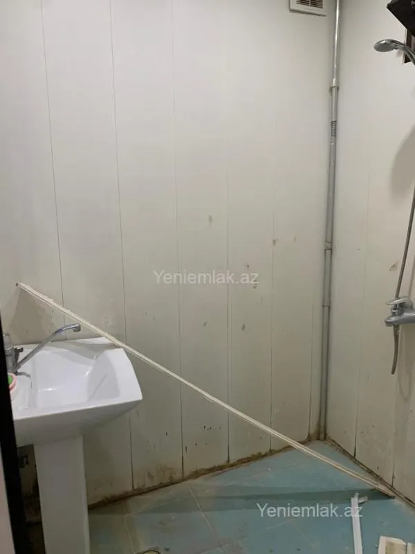 Satılır 2 otaqlı köhnə tikili 70 m²