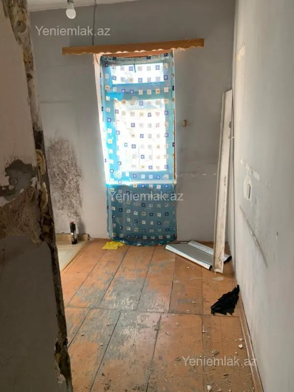 Satılır 2 otaqlı köhnə tikili 70 m²