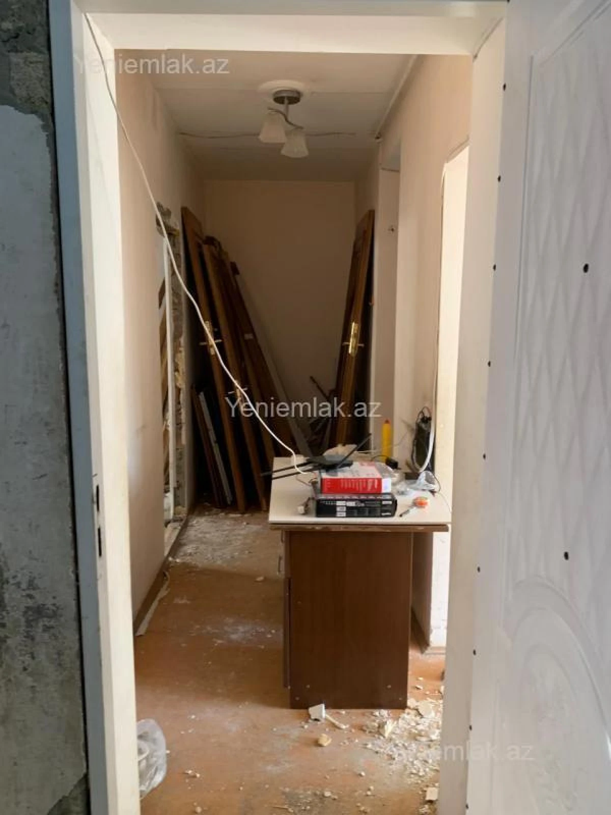 Satılır 2 otaqlı köhnə tikili 70 m²