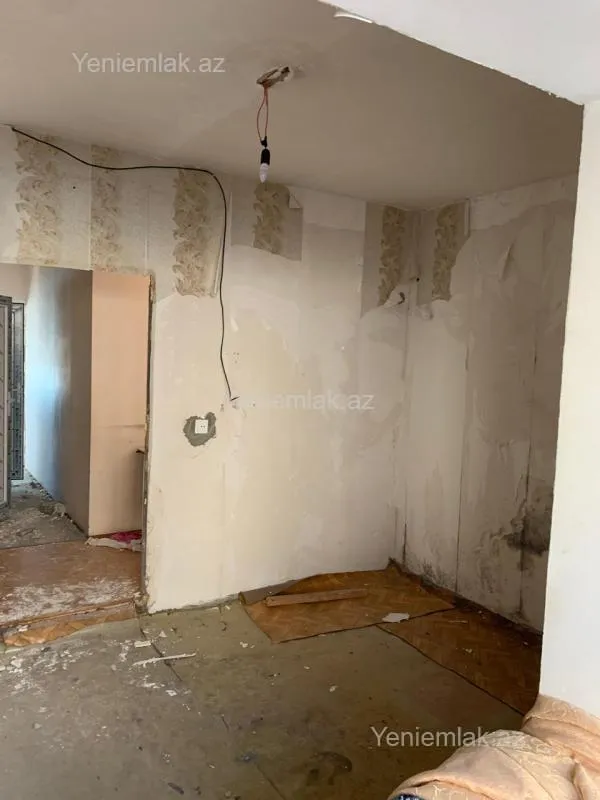 Satılır 2 otaqlı köhnə tikili 70 m²