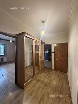 Satılır 4 otaqlı köhnə tikili 112 m²
