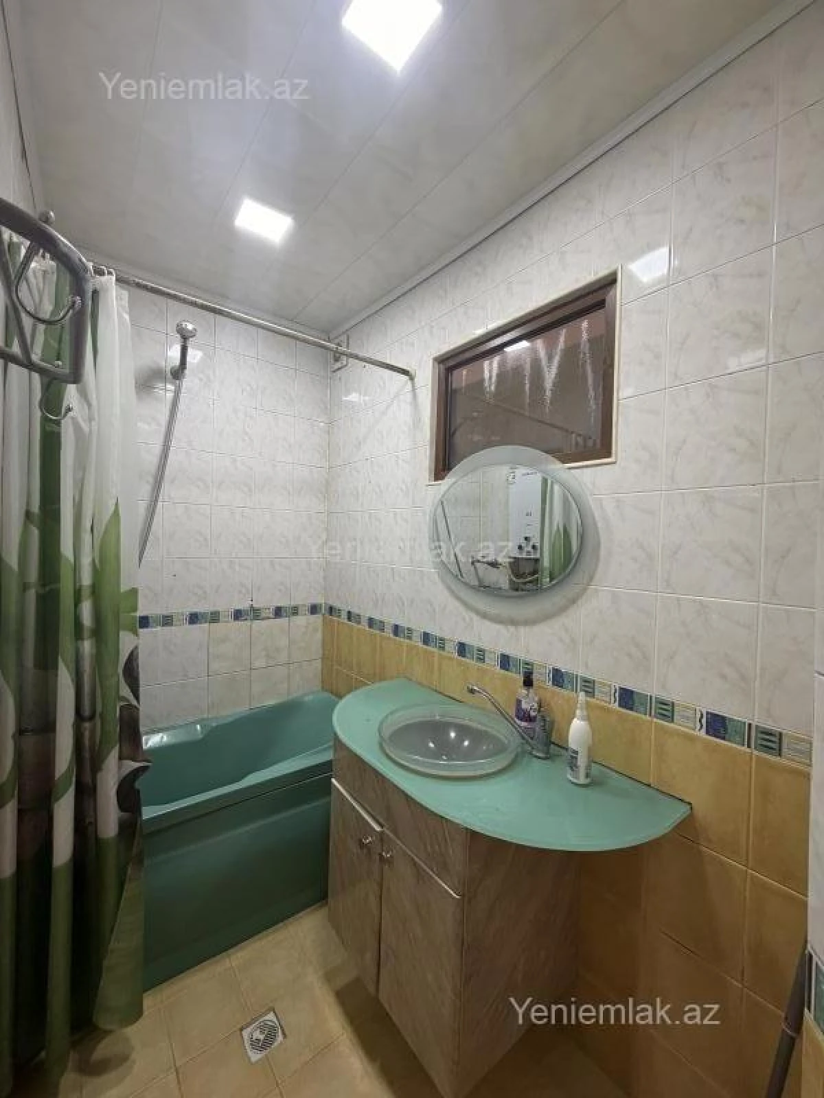 Satılır 4 otaqlı köhnə tikili 112 m²