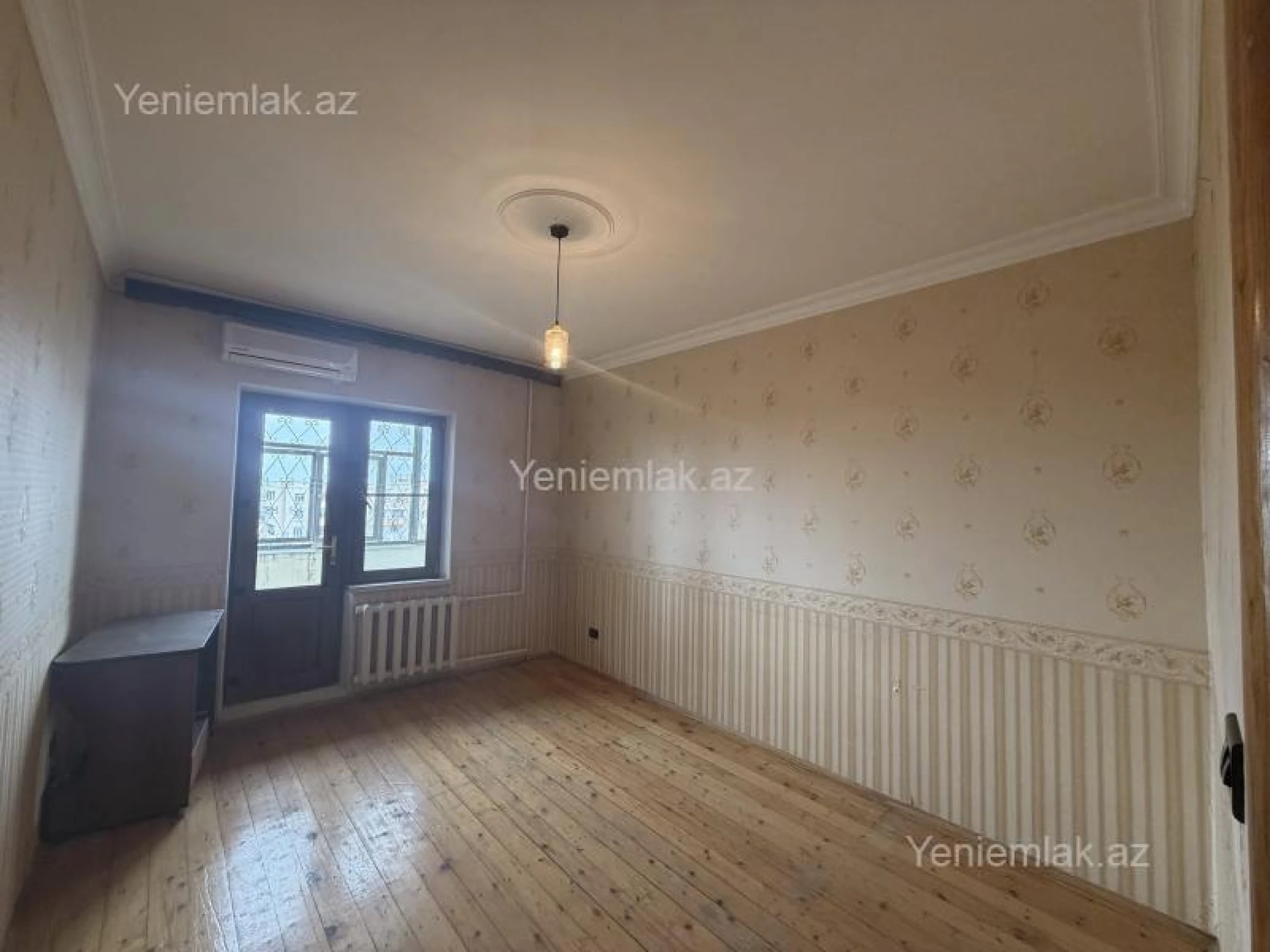 Satılır 4 otaqlı köhnə tikili 112 m²