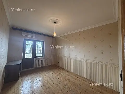 Satılır 4 otaqlı köhnə tikili 112 m²
