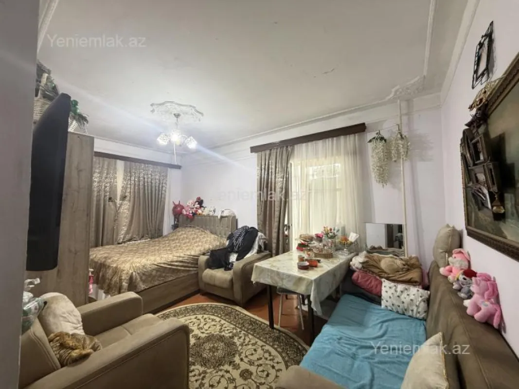 Satılır 2 otaqlı köhnə tikili 62 m²