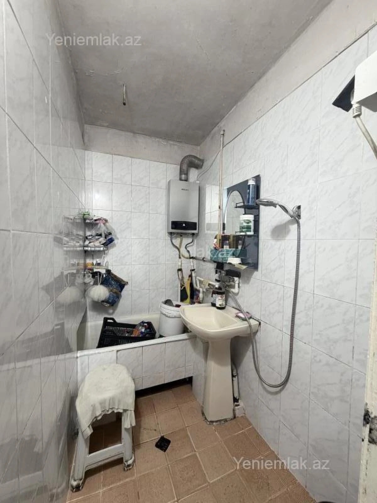 Satılır 2 otaqlı köhnə tikili 62 m²