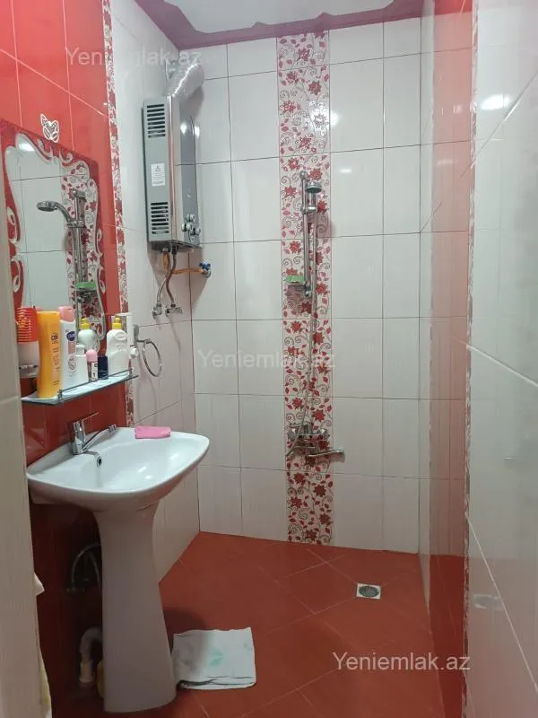 Satılır 3 otaqlı köhnə tikili 80 m²