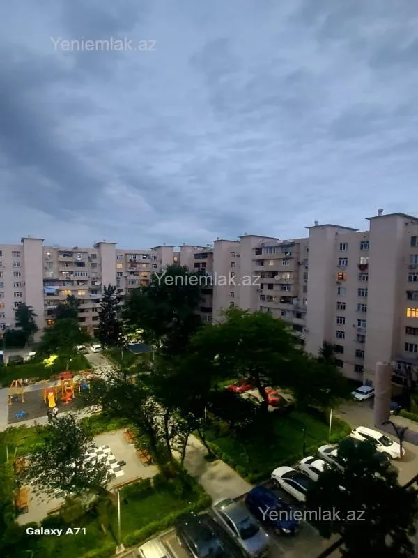 Satılır 3 otaqlı köhnə tikili 80 m²