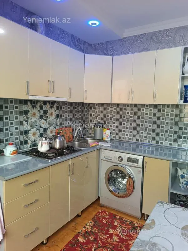 Satılır 3 otaqlı köhnə tikili 80 m²
