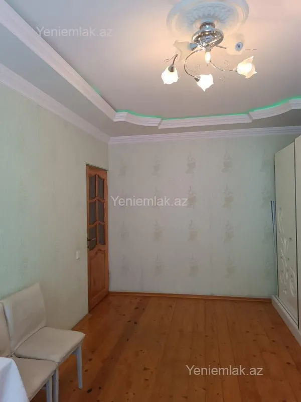Satılır 3 otaqlı köhnə tikili 80 m²