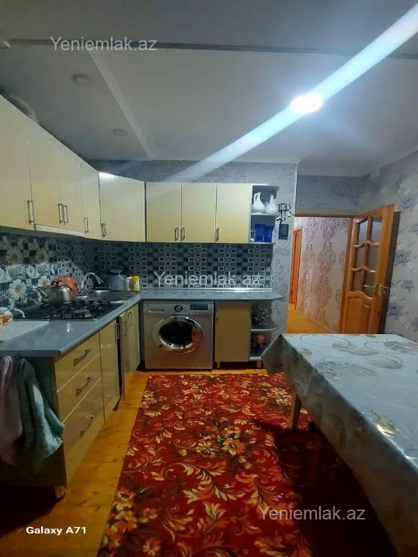 Satılır 3 otaqlı köhnə tikili 80 m²