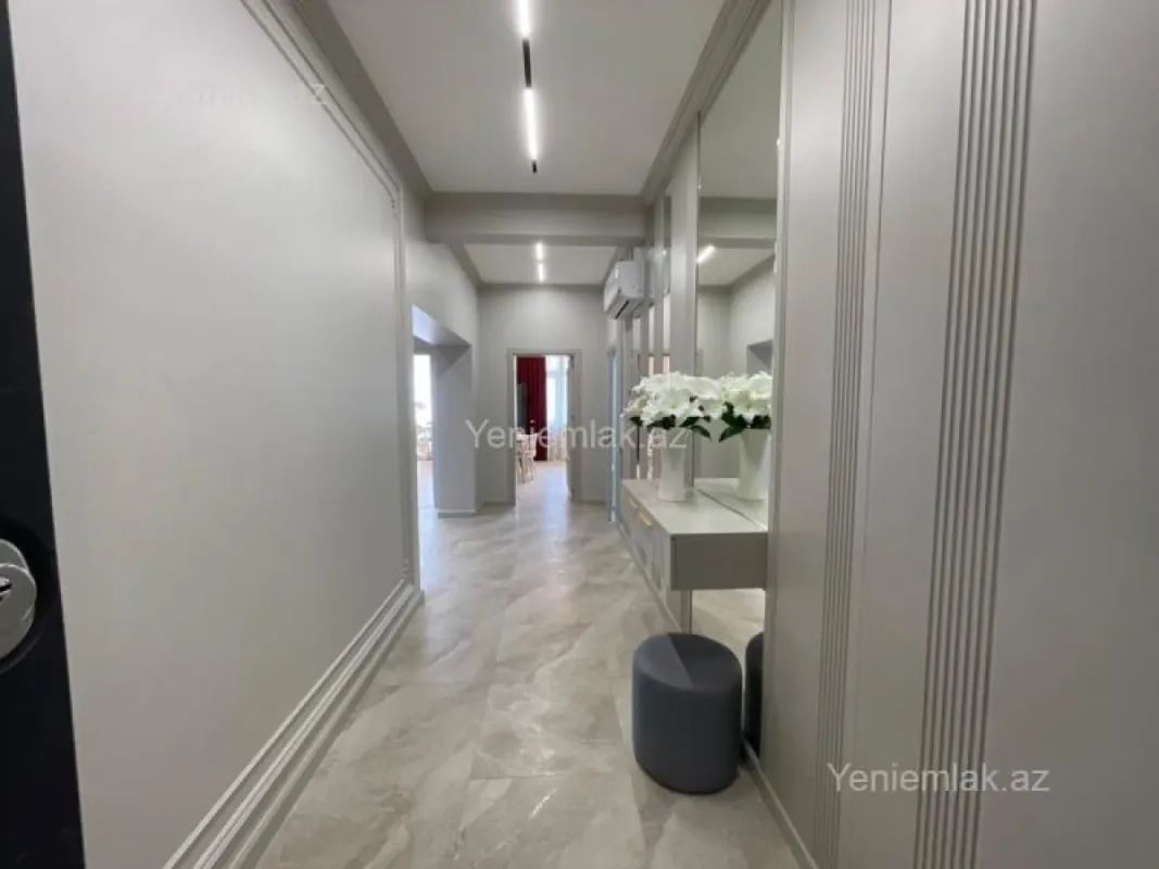 Satılır 3 otaqlı yeni tikili 111.2 m²