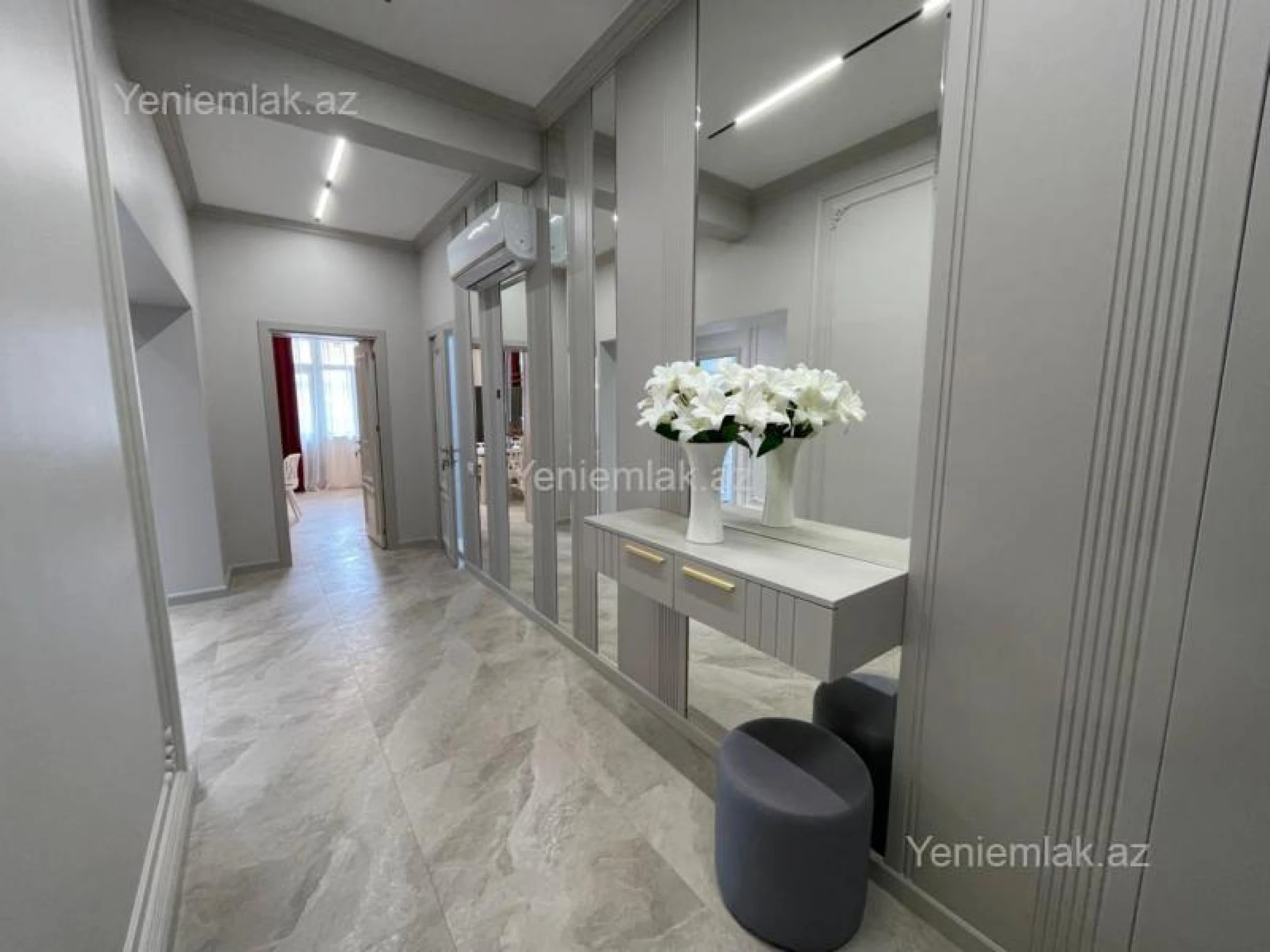 Satılır 3 otaqlı yeni tikili 111.2 m²