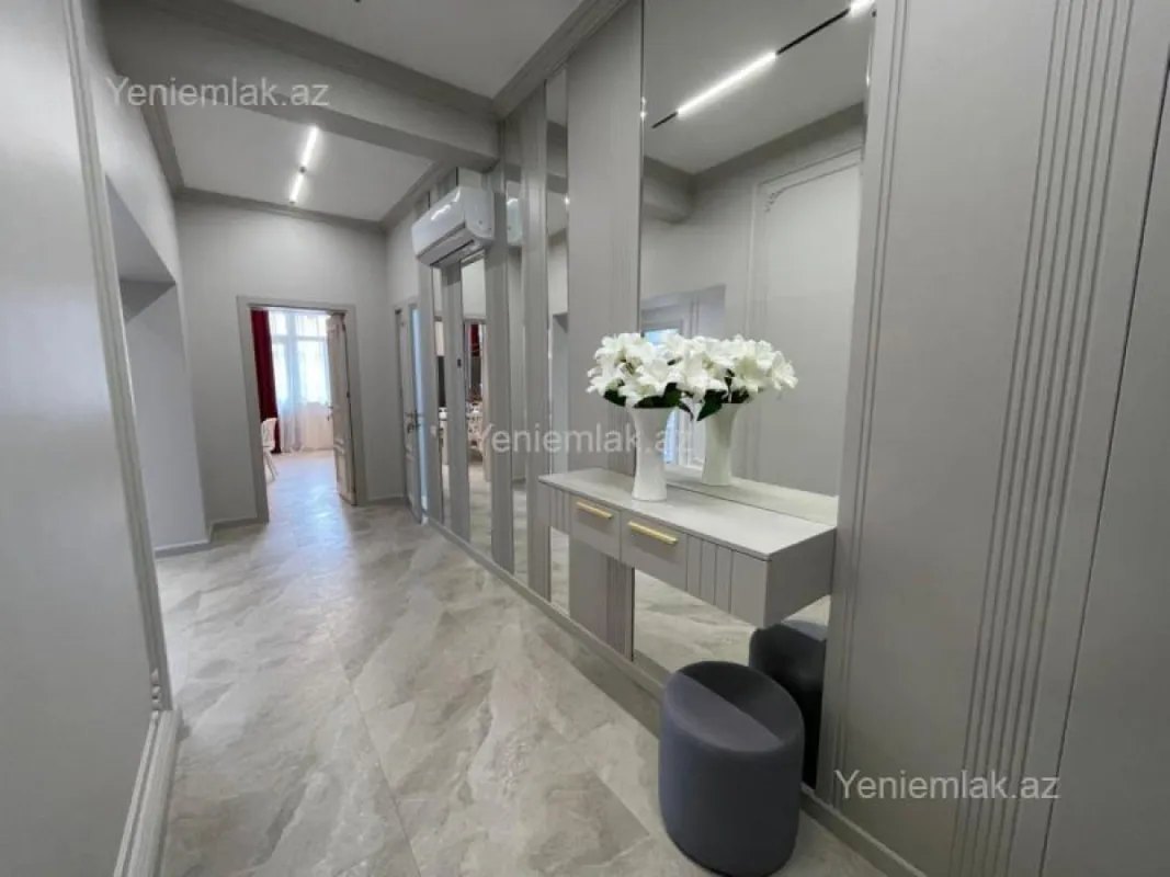 Satılır 3 otaqlı yeni tikili 111.2 m²