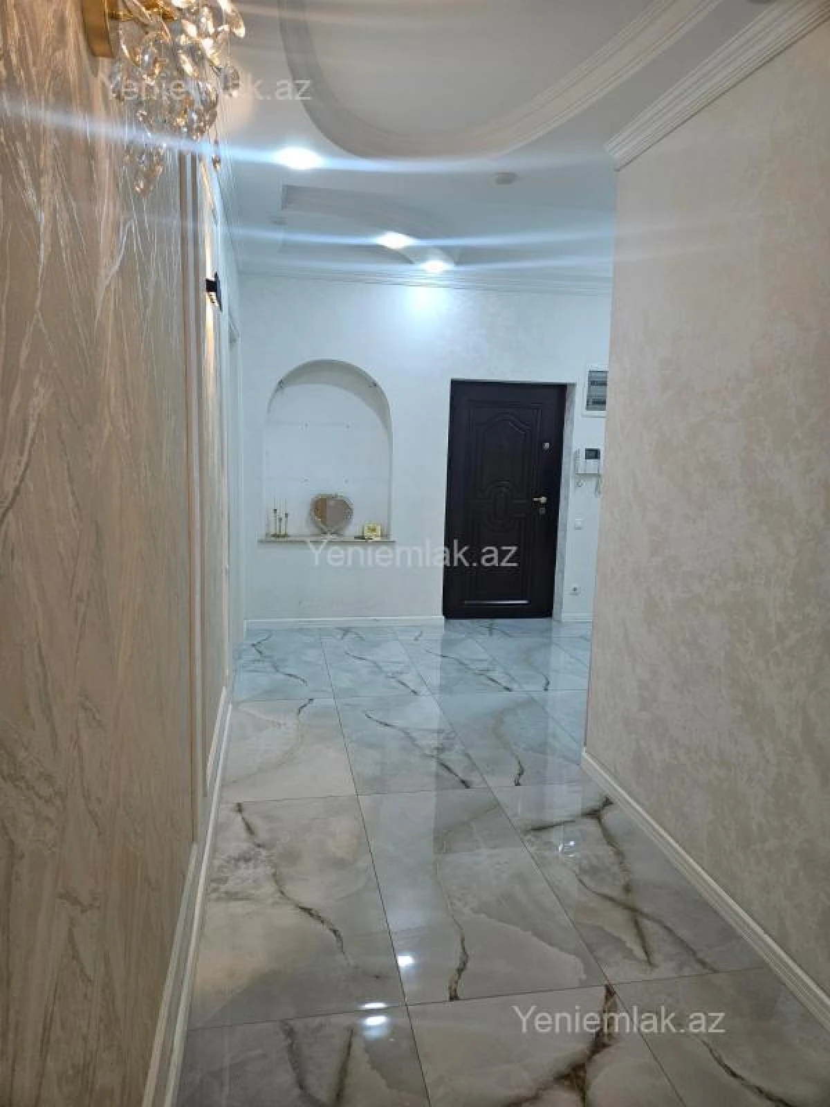 Satılır 3 otaqlı yeni tikili 130 m²