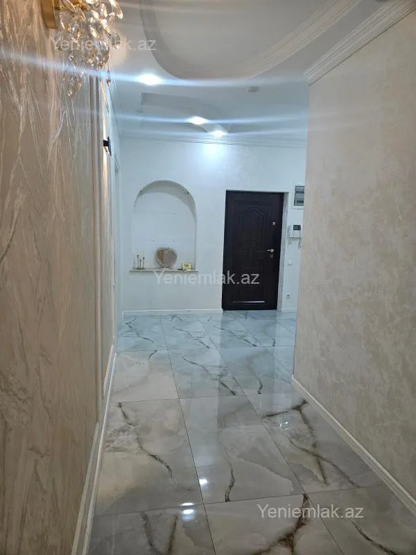 Satılır 3 otaqlı yeni tikili 130 m²