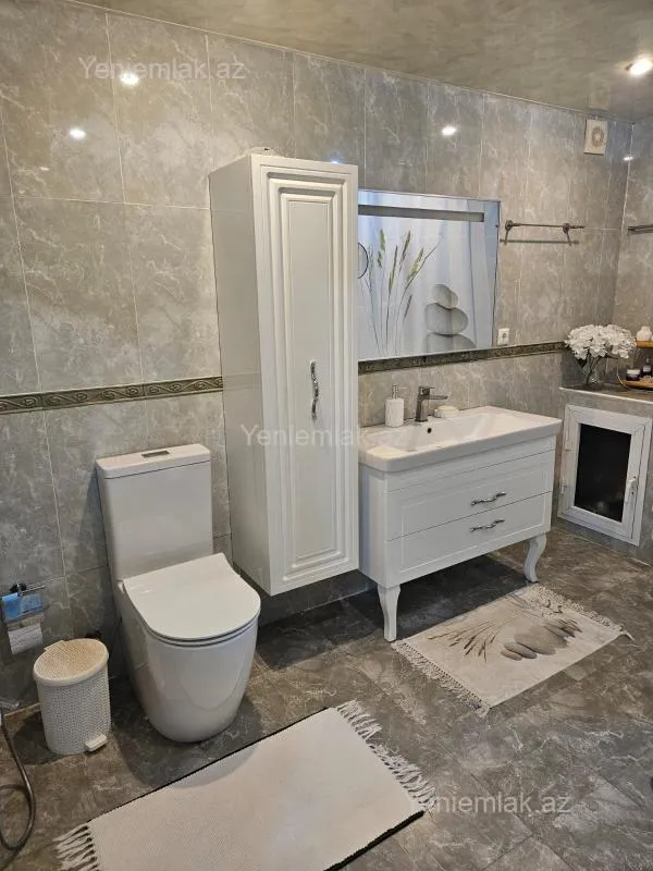 Satılır 3 otaqlı yeni tikili 130 m²