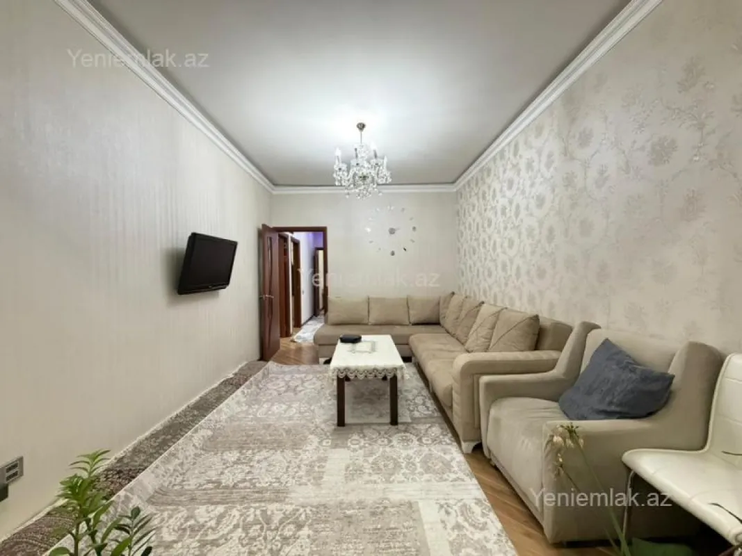 Satılır 4 otaqlı köhnə tikili 100 m²