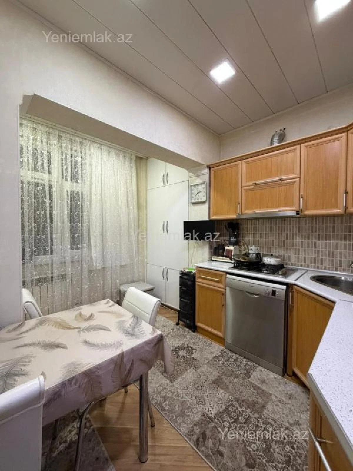 Satılır 4 otaqlı köhnə tikili 100 m²