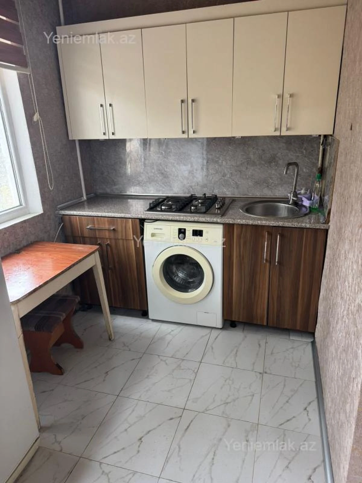 Satılır 1 otaqlı köhnə tikili 35 m²