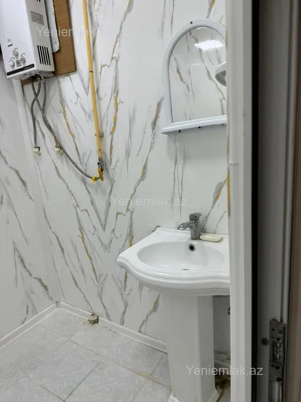 Satılır 1 otaqlı köhnə tikili 35 m²