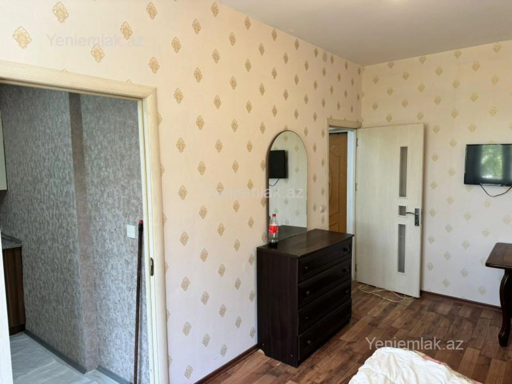 Satılır 1 otaqlı köhnə tikili 35 m²