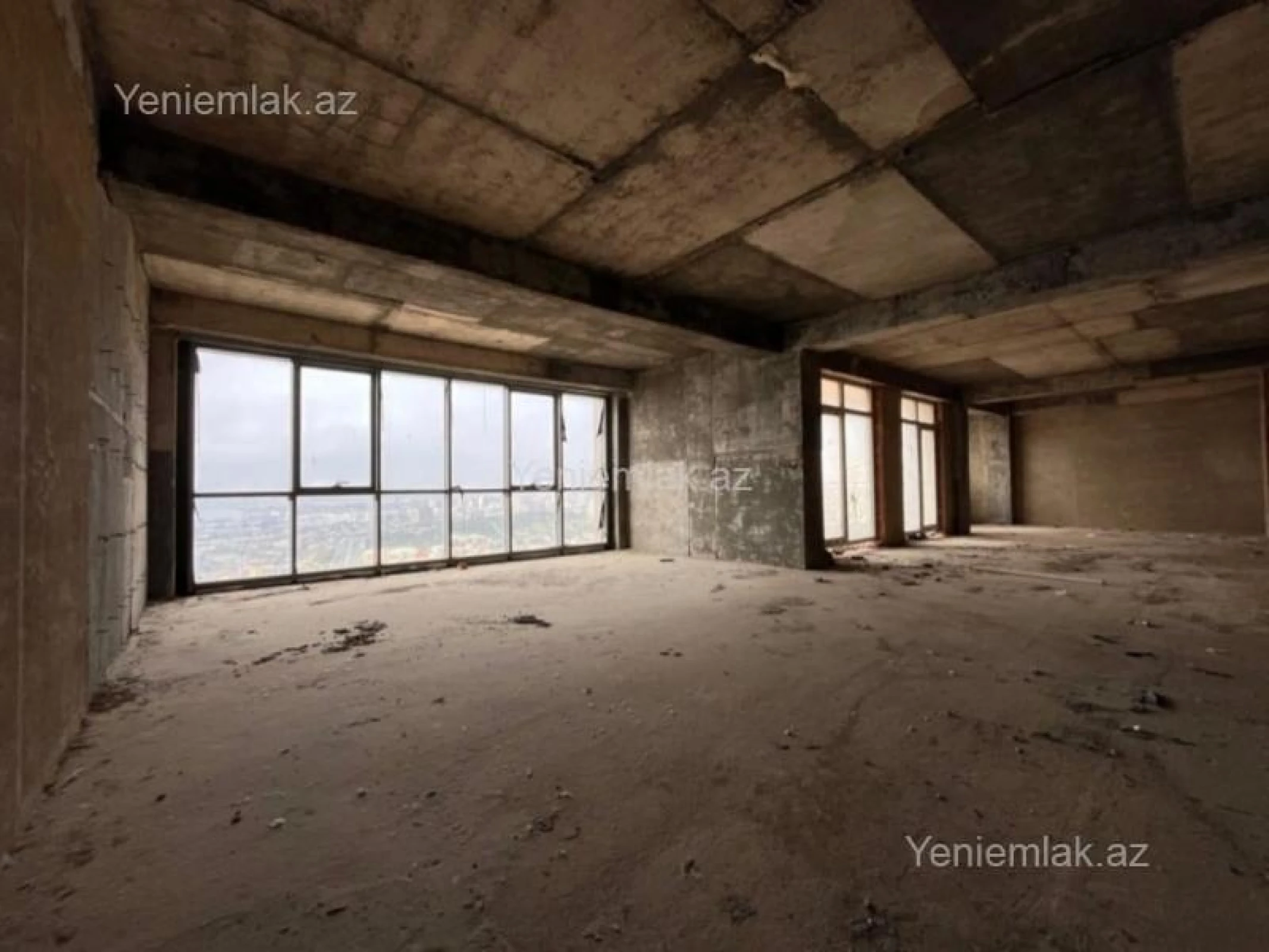 Satılır 4 otaqlı yeni tikili 180 m²