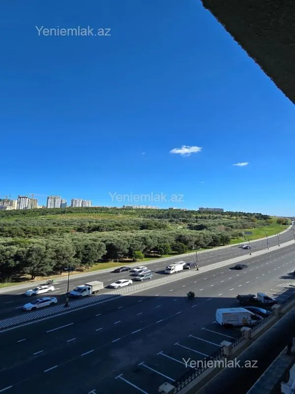 Satılır 4 otaqlı yeni tikili 180 m²