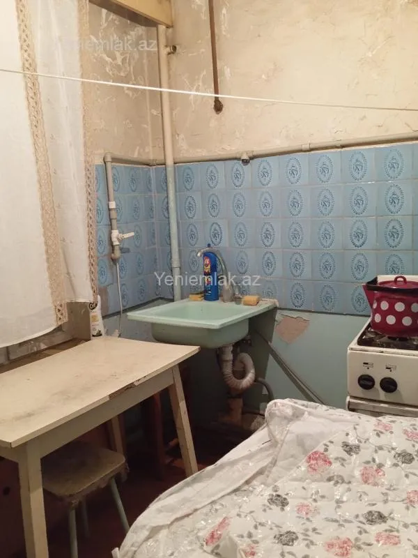 Satılır 1 otaqlı köhnə tikili 35 m²