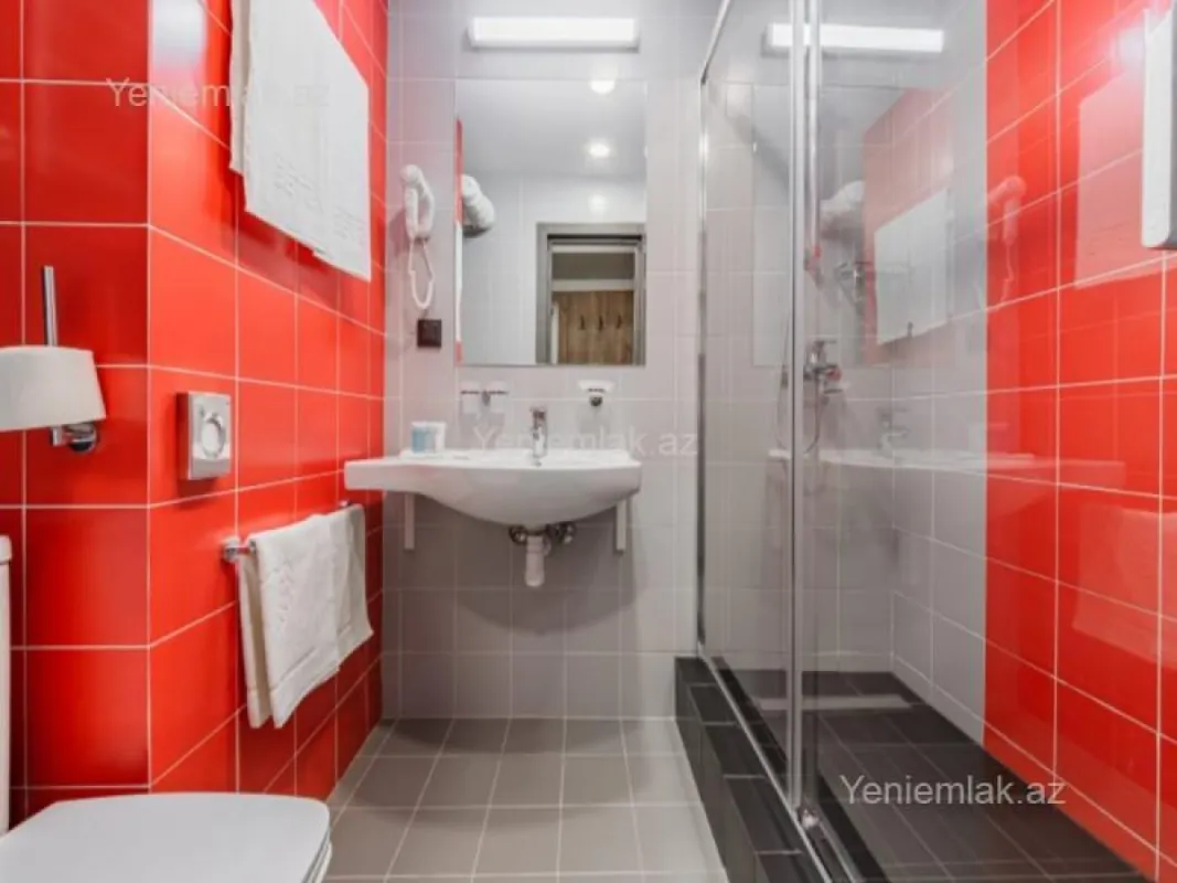 Satılır 16 otaqlı obyekt 4500 m²