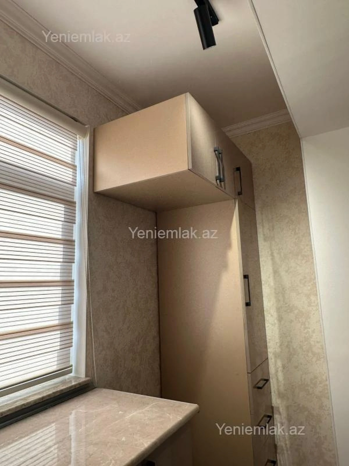 Satılır 2 otaqlı köhnə tikili 42 m²