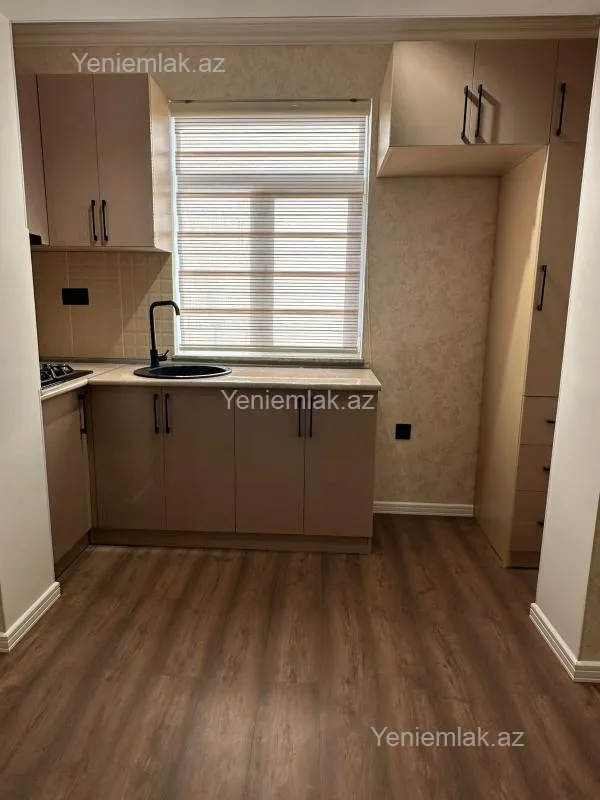 Satılır 2 otaqlı köhnə tikili 42 m²