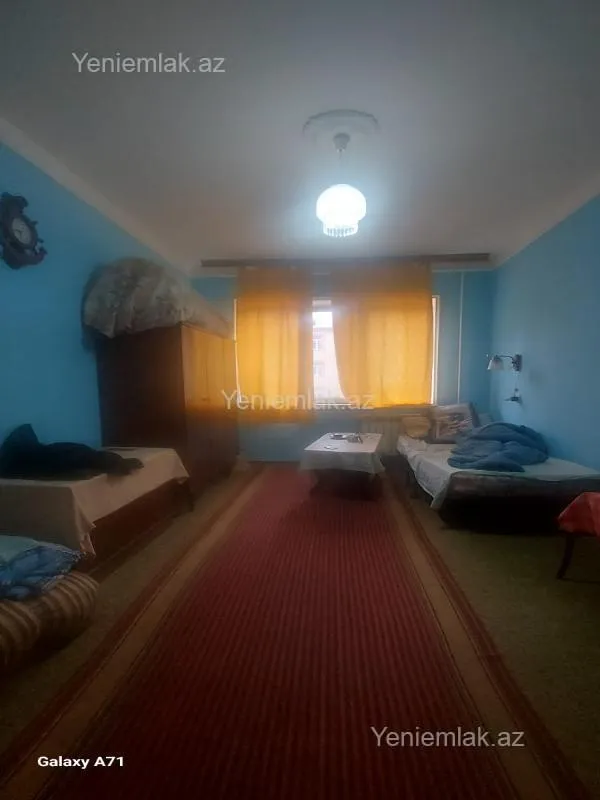 Satılır 3 otaqlı köhnə tikili 80 m²
