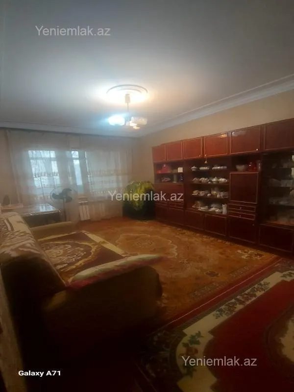 Satılır 3 otaqlı köhnə tikili 80 m²