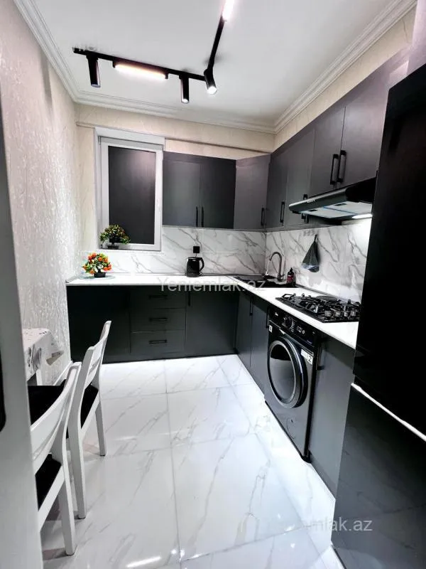Satılır 2 otaqlı yeni tikili 75 m²