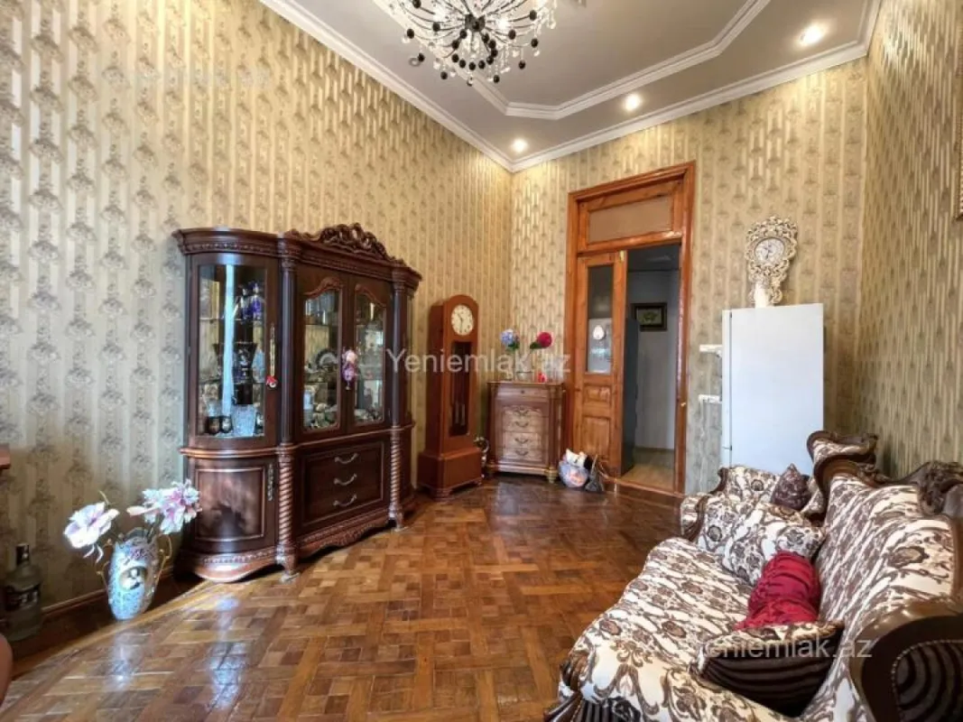 Satılır 3 otaqlı köhnə tikili 85 m²