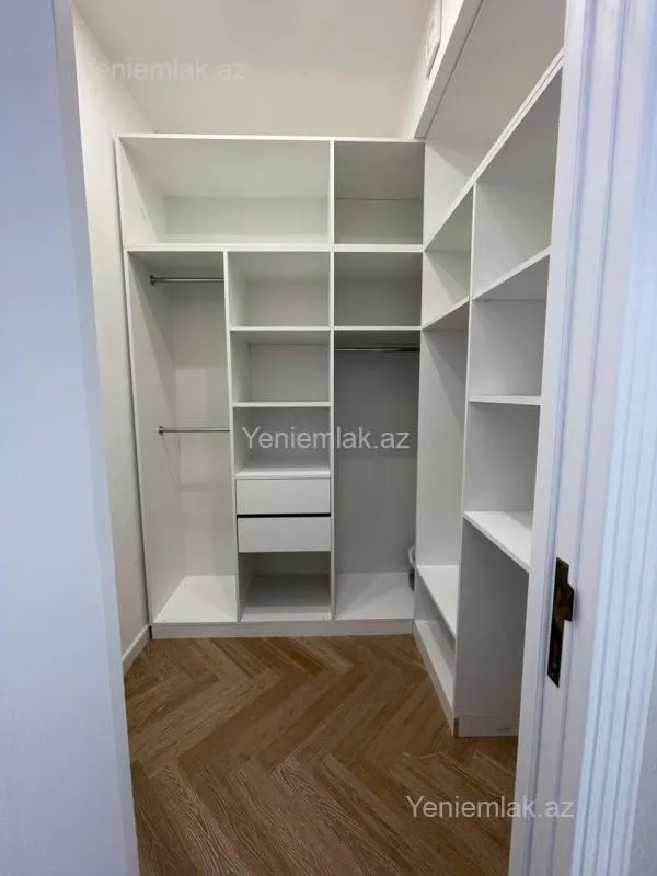 Satılır 3 otaqlı yeni tikili 83.7 m²