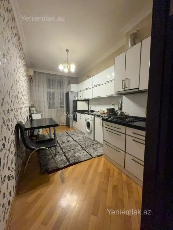 Satılır 3 otaqlı yeni tikili 125 m²