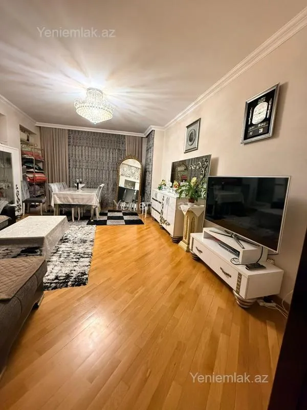 Satılır 3 otaqlı yeni tikili 125 m²