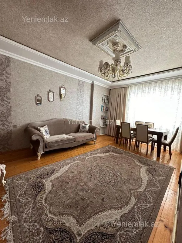 Satılır 2 otaqlı köhnə tikili 64 m²