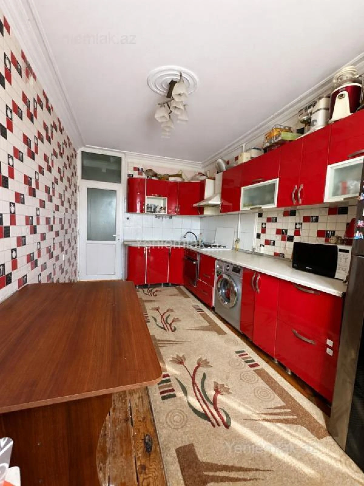 Satılır 2 otaqlı köhnə tikili 64 m²