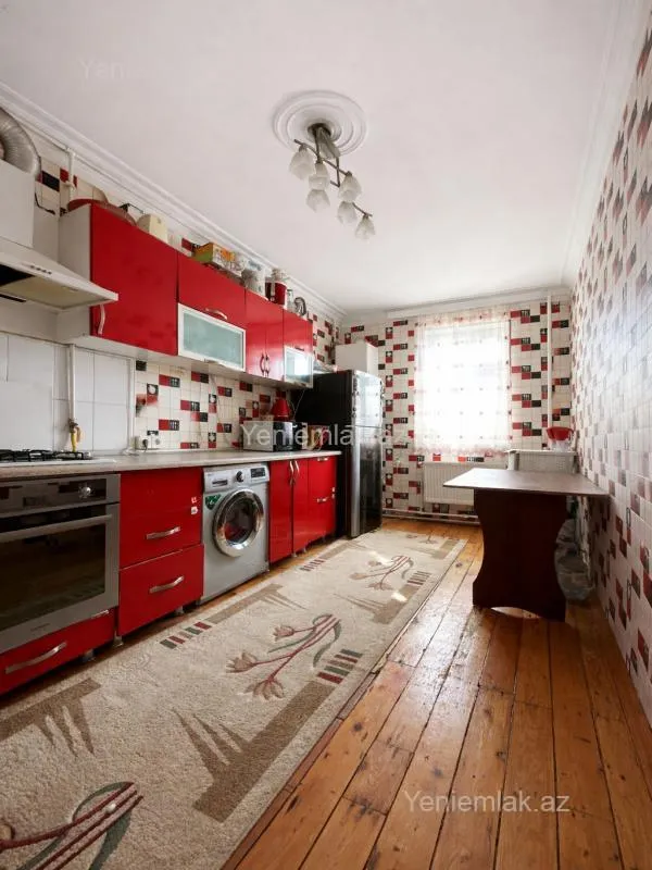 Satılır 2 otaqlı köhnə tikili 64 m²