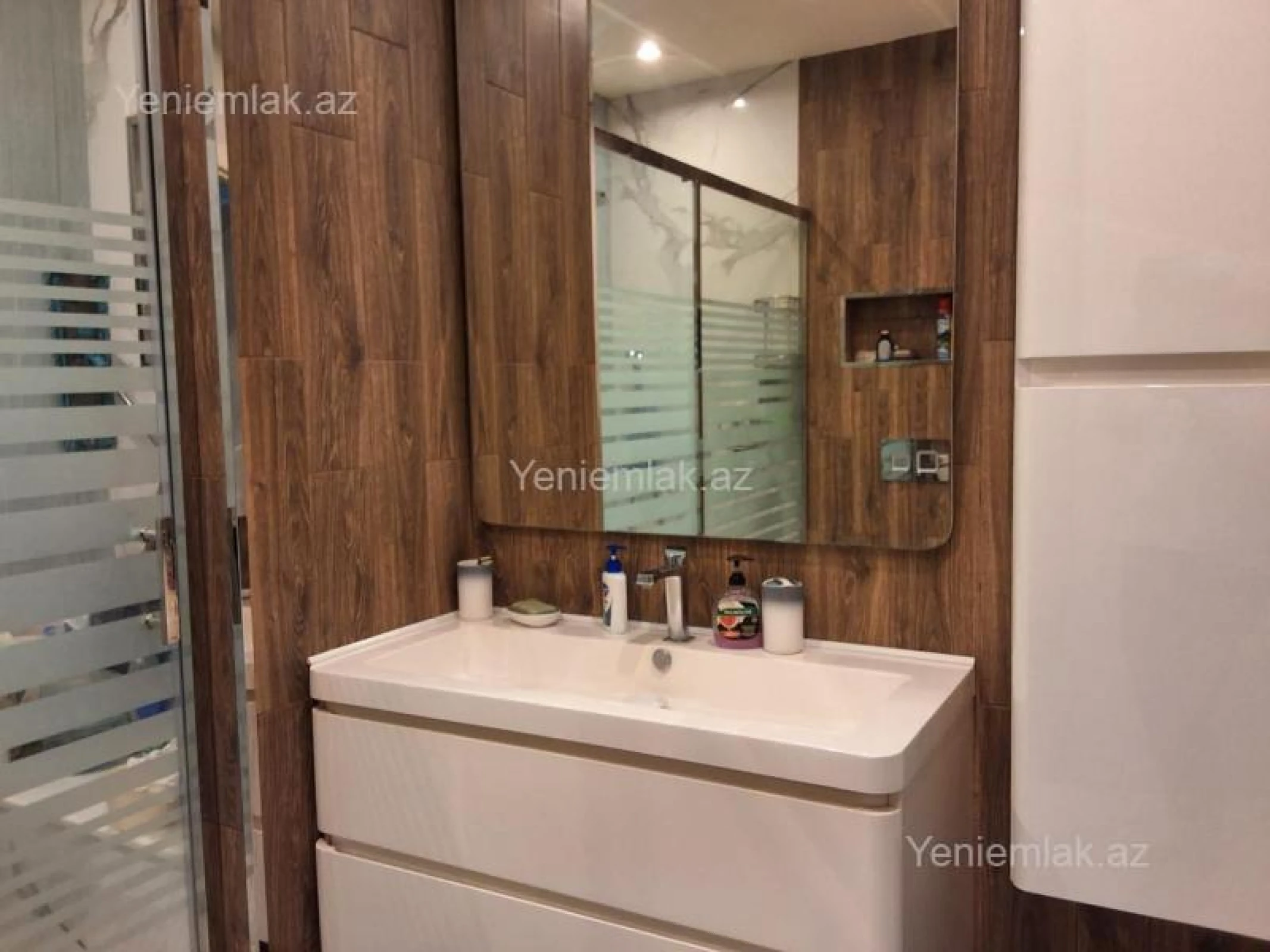 Satılır 3 otaqlı yeni tikili 142 m²